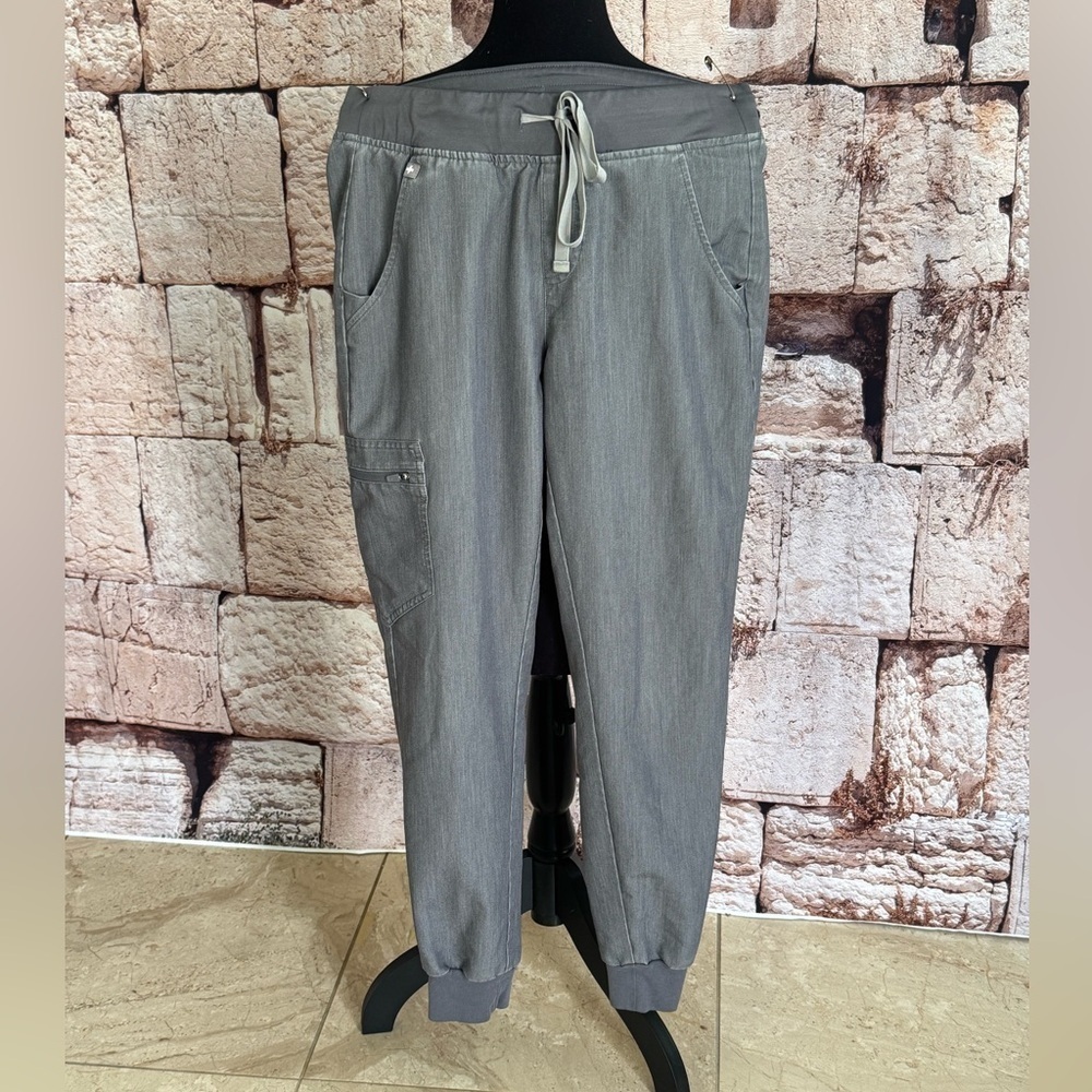 FIGS tactical collection size small heathers grey  Jogger  scrubs Pants no flaws